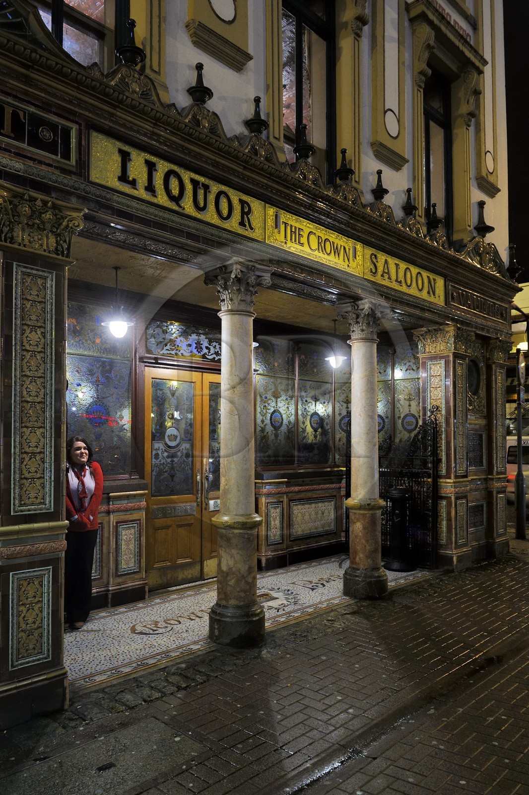 Royaume-Uni, Irlande du Nord, Belfast, le Crown Liquor Saloon fondé en 1826 est le seul pub à faire partie du National Trust (Monuments Historiques)
