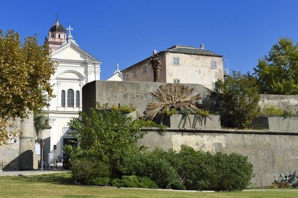 France, Haute-Corse (2B), Bastia, la Citadelle quartier de Terra-Nova, l'ancienne cathédrale Sainte-Marie en arrière plan