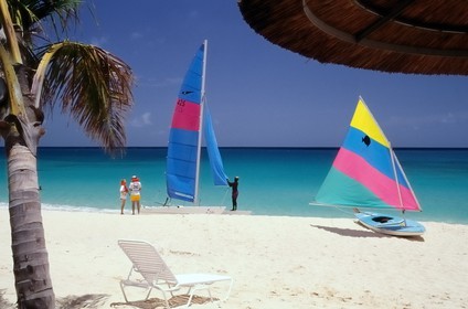Antigua et Barbuda, île d'Antigua, plage d'un hôtel