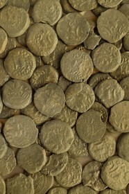 Israel, Jérusalem, Centre Davidson, pièces de monnaie de bronze appelées Perutot trouvées dans la rue hérodienne et probablement apportées par des pèlerins