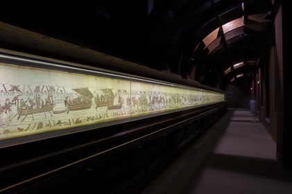 France, Calvados (14), Bayeux, musée de la tapisserie, tapisserie de Bayeux, la tapisserie dite de la Reine Mathilde classée Mémoire du monde par l'UNESCO qui raconte l'invasion de l'angleterre par Guillaume Le Conquérant