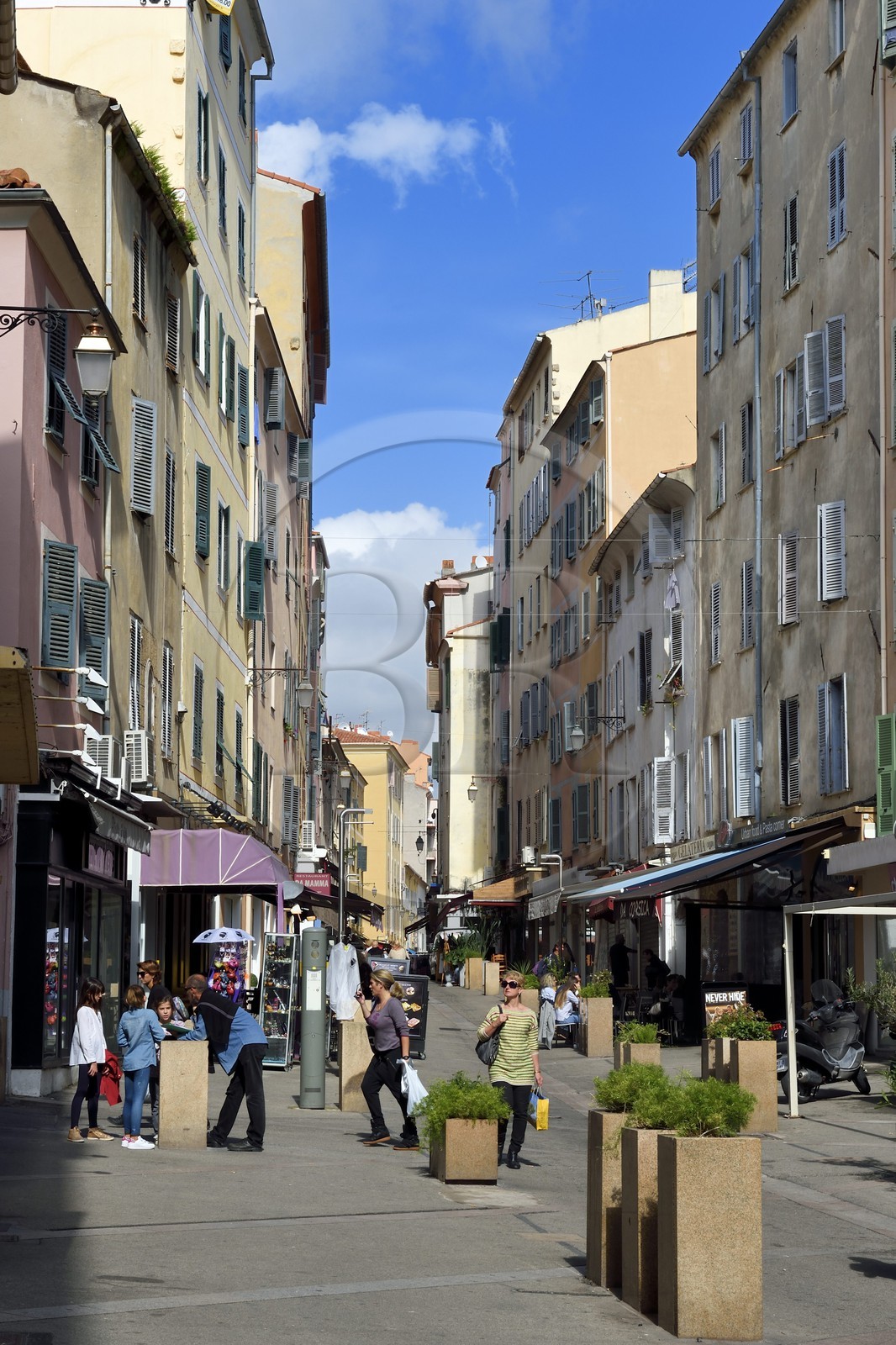 France, Corse-du-Sud (2A), Ajaccio, la rue du Cardinal Fesch