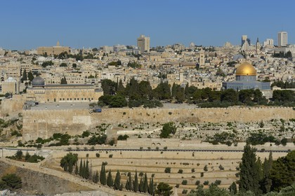 Israel, Jérusalem, ville sainte, vieille-ville classée Patrimoine Mondial de l'UNESCO, le Dôme du Rocher et la mosquée El Aqsa sur l'esplanade des Mosquées (Haram el-Sharif) vu depuis le Mont des Oliviers