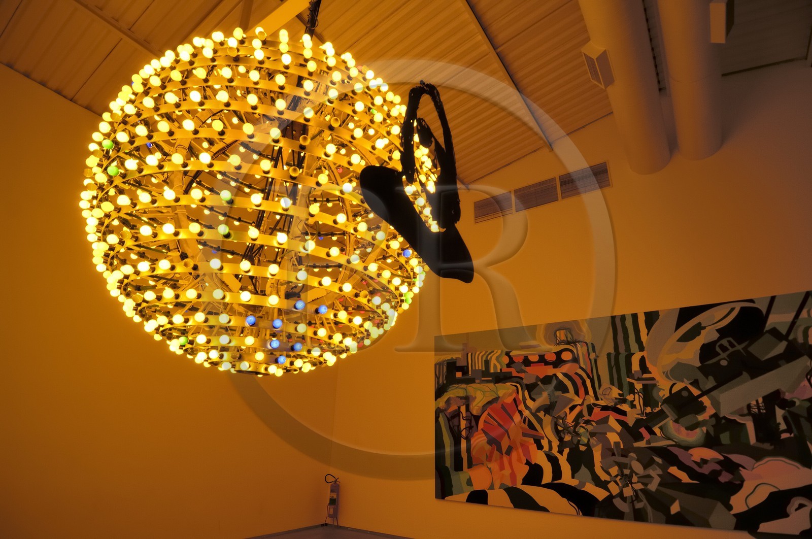 Brésil, Etat du Minas Gerais, région de Belo Horizonte, Brumadinho, centre d'art contemporain Inhotim, Faceland II (You Better Keep The Light On) (2002) de Franz Ackermann