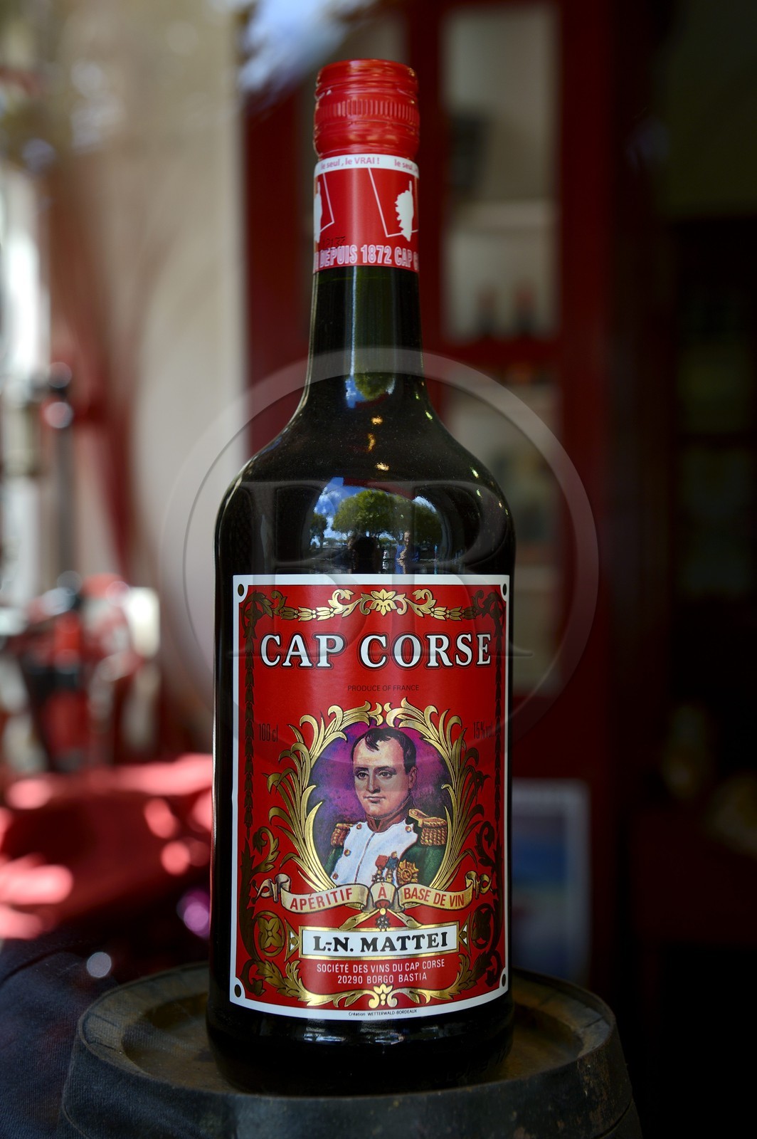 France, Haute-Corse (2B), Bastia, maison Mattéi au 15 boulevard du Général de Gaulle, la célèbre bouteille de Cap Corse