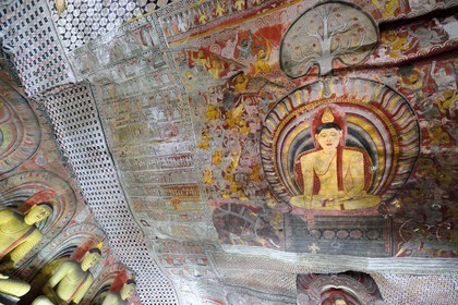 Sri Lanka, Central Province, Matale District, Dambulla, Royal Rock Temple also called Ran Giri (Golden Rock) listed as World Heritage by UNESCO, Cave 2 Maharaja Viharaya is the largest