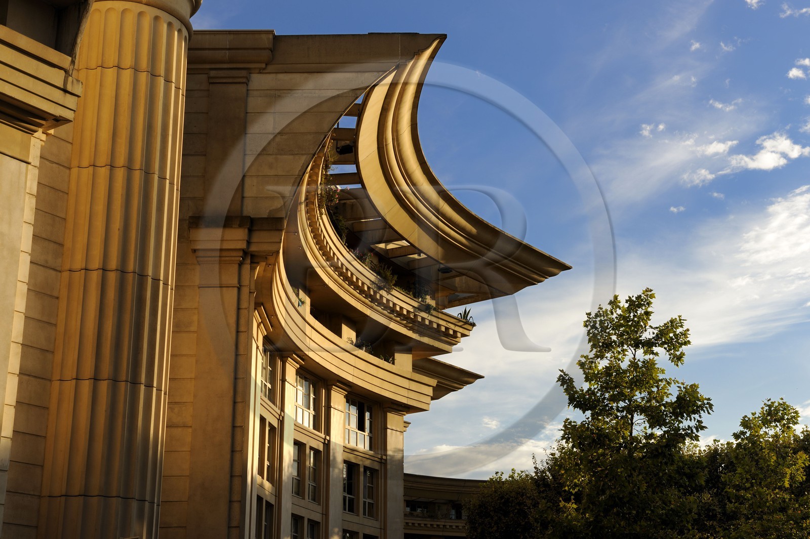 France, Hérault (34), Montpellier, quartier Antigone de l'architecte Ricardo Bofill, place du Nombre d'Or