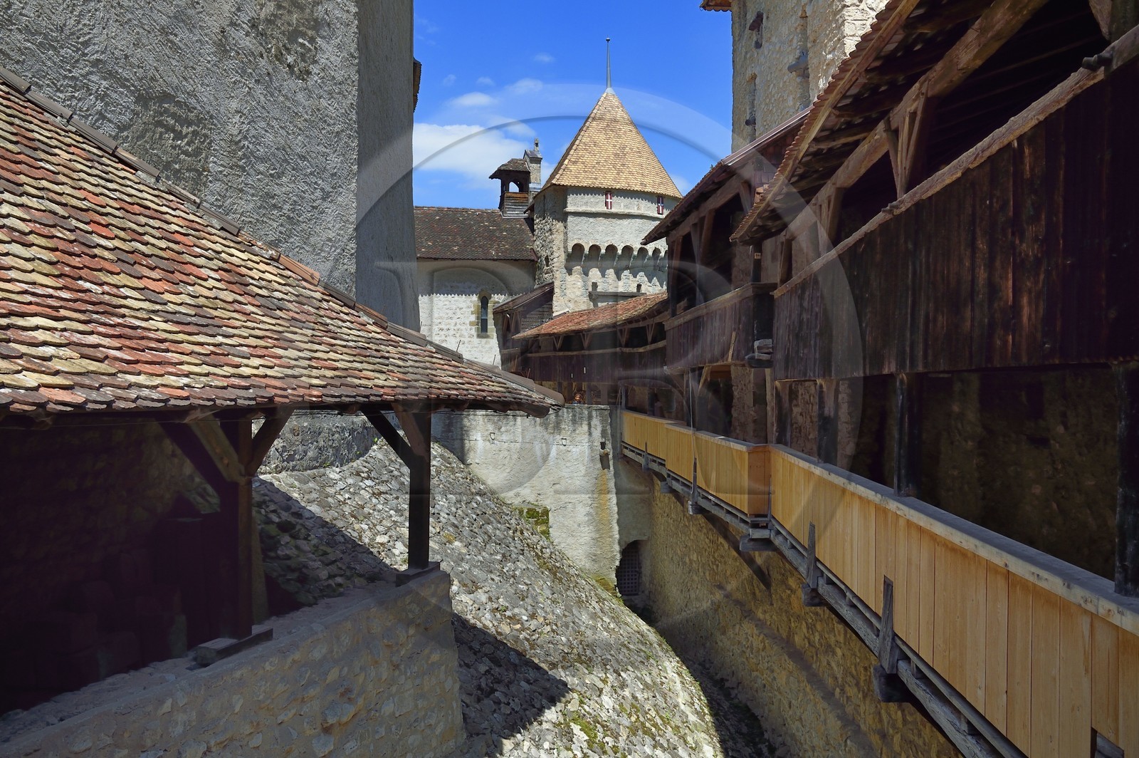 Suisse, Canton de Vaud, Veytaux, chateau Chillon sur les rives du lac Léman, une des quatre cours, la cour de la courtine