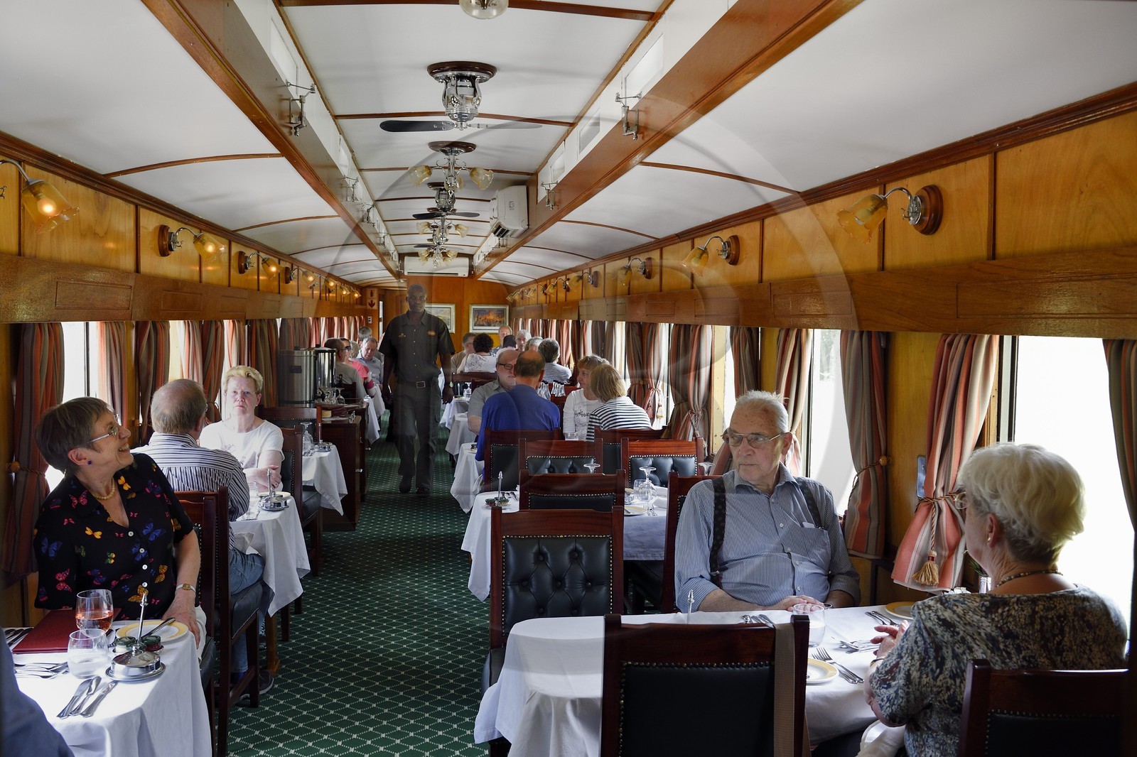Namibie, région de Khomas, Windhoek, le train Shongololo express, la voiture-restaurant