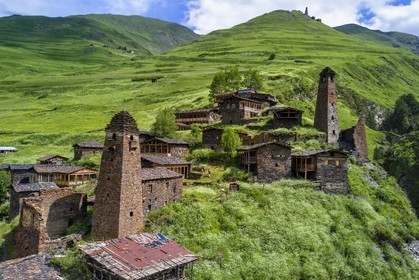 Georgia, Kakheti, Tusheti National Park, Alazani River Valley in the mountains of Pirikiti, village of Dartlo overlooked by Kvavlo (aerial view)