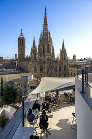 Spain, Catalonia, Barcelona, Barrio Gotico district, Metropolitan Basilica Cathedral of the Holy Cross and Saint Eulalia seen from the rooftop of the Hotel Colon Barcelona