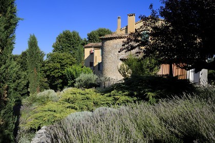France, Var (83), Provence Verte, Bras, vers Saint-Maximin-la-Sainte-Baume, la maison d'hôtes Le Peyrourier, une campagne en Provence