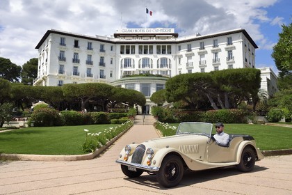 France, Alpes Maritimes, Saint Jean Cap Ferrat, Grand-Hotel du Cap Ferrat, a 5 star palace from Four Seasons Hotel, arrival of clients in a Morgan Roadster 4 4