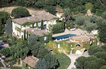 France, Var (83), Saint-Tropez, luxueuses villas de Ramatuelle (vue aérienne)