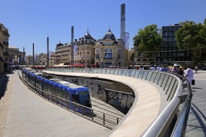 France, Hérault (34), Montpellier, centre historique, l'Ecusson, tramway place de la Comédie
