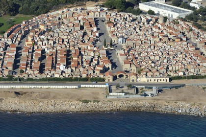 France, Corse-du-Sud (2A), Ajaccio, le cimetière marin (vue aérienne)