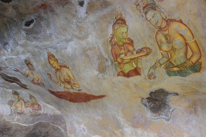 Sri Lanka, province centrale, district de Matale, Sigiriya, ville ancienne de Sigiriya classée patrimoine mondial de l'UNESCO, fresques peintes appelées Les Demoiselles de Sigiriya abritées dans une grotte du Rocher du Lion