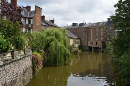 France, Ille-et-Vilaine (35), Rennes, les Grands Moulins sur la Vilaine