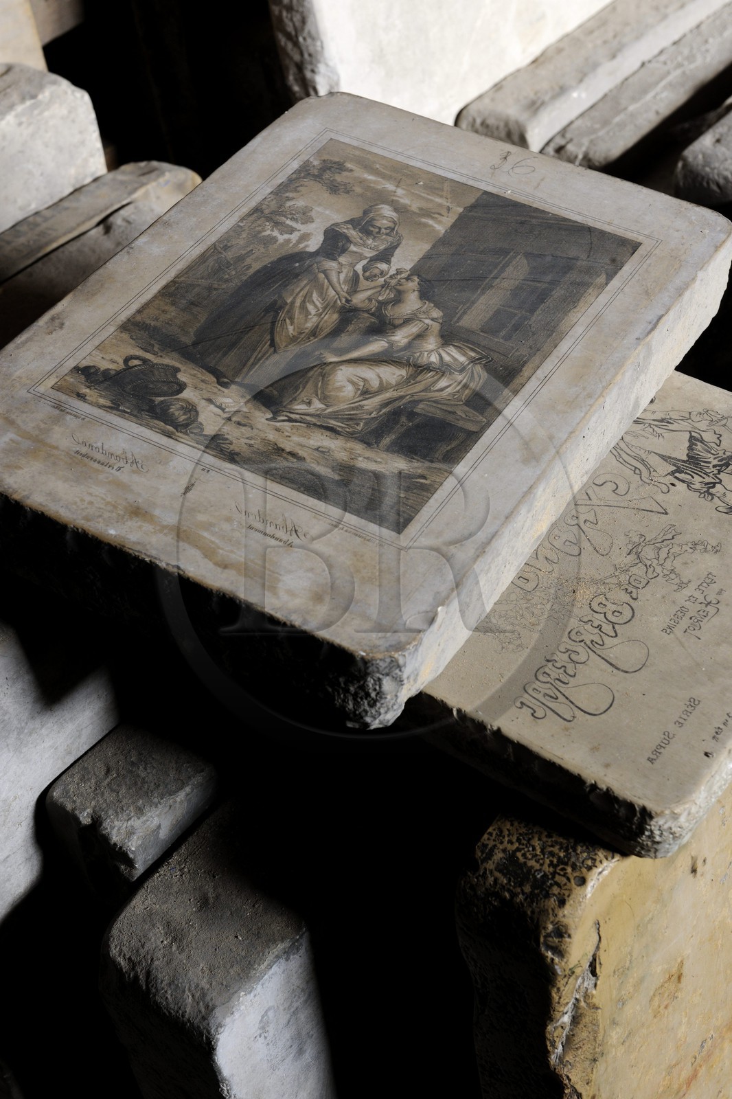 France, Vosges (88), Epinal, Cité de l’Image, Imagerie d’Epinal, un peu plus de 10 000 pierres utilisées pour la lithographie sont classées dans la cave aux pierres
