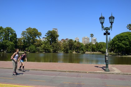 Argentine, Buenos Aires, le parc de Palermo, lac de la plaza Holanda