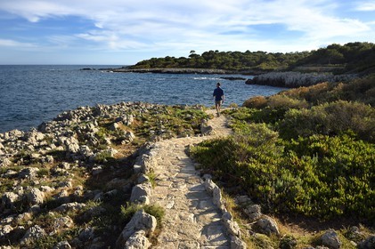 France, Alpes-Maritimes (06), Antibes, Cap d'Antibes, le sentier du Littoral Tire-poil (ou chemin des douaniers) au Cap Gros