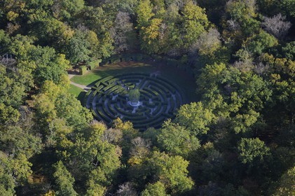 France, Indre-et-Loire (37),  Château de Chenonceau, le labyrinthe dans le parc (vue aérienne)