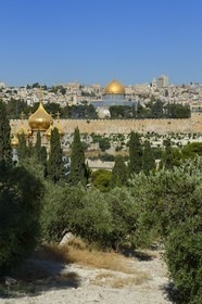 Israel, Jérusalem, ville sainte, vieille-ville classée Patrimoine Mondial de l'UNESCO, le Dôme du Rocher sur l'esplanade des Mosquées (Haram el-Sharif) et l'église orthodoxe russe Sainte-Marie-Madeleine sur les pentes du Mont des Oliviers