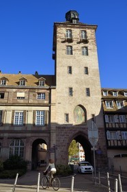 France, Bas-Rhin (67), Strasbourg, vieille ville classée au Patrimoine Mondial de l'UNESCO, l'Hopital Civil, la Tour de l'hopital vestige de l'enceinte du Moyen Age