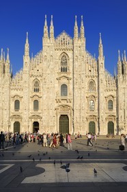 Italie, Lombardie, Milan, Piazza del Duomo, la cathédrale le Duomo de style gothique flamboyant