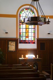 France, Haut-Rhin (68), Kaysersberg, maison natale du Docteur Albert Schweitzer, le temple protestant où officiait son père