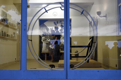 France, Var (83), Hyères, la villa Noailles concue par l'architecte Robert Mallet Stevens, roue allemande pour séances de gymnastique placée dans le salon de lecture