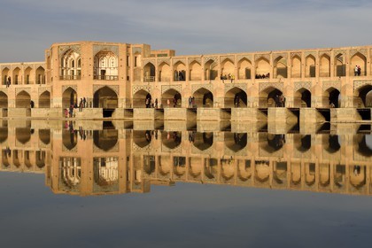 Iran, Isfahan Province, Isfahan, Khaju Bridge on the Zayandeh river
