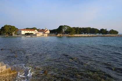 Croatie, Dalmatie, côte dalmate, Ile d’Ugljan, couvent franciscain Saint-Jérôme de la congrégation des Filles de la Miséricorde