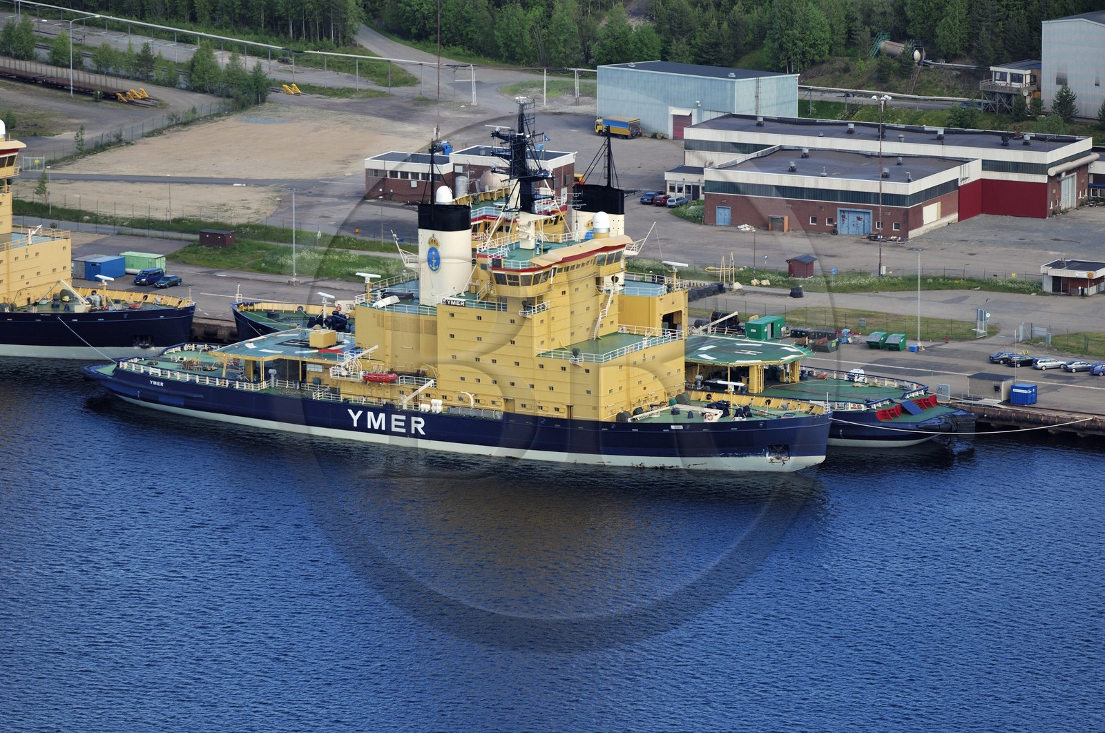 Suède, Laponie, comté de Norrbotten, Lulea, le brise-glace Ymer (vue aérienne)