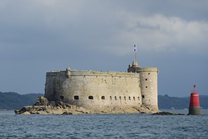France, Finistère (29), baie de Morlaix, Carantec, le château du Taureau construit par Vauban au XVIIe siècle