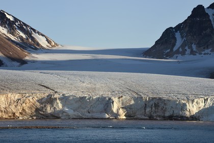 Groenland, cote Nord-Ouest, Murchison sund au nord de la baie de Baffin, le glacier Kissel sur l'Ile de Kiatak (Northumberland Island)
