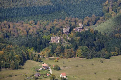 France, Bas-Rhin (67), château du Vieux-Windstein (photo aérienne)