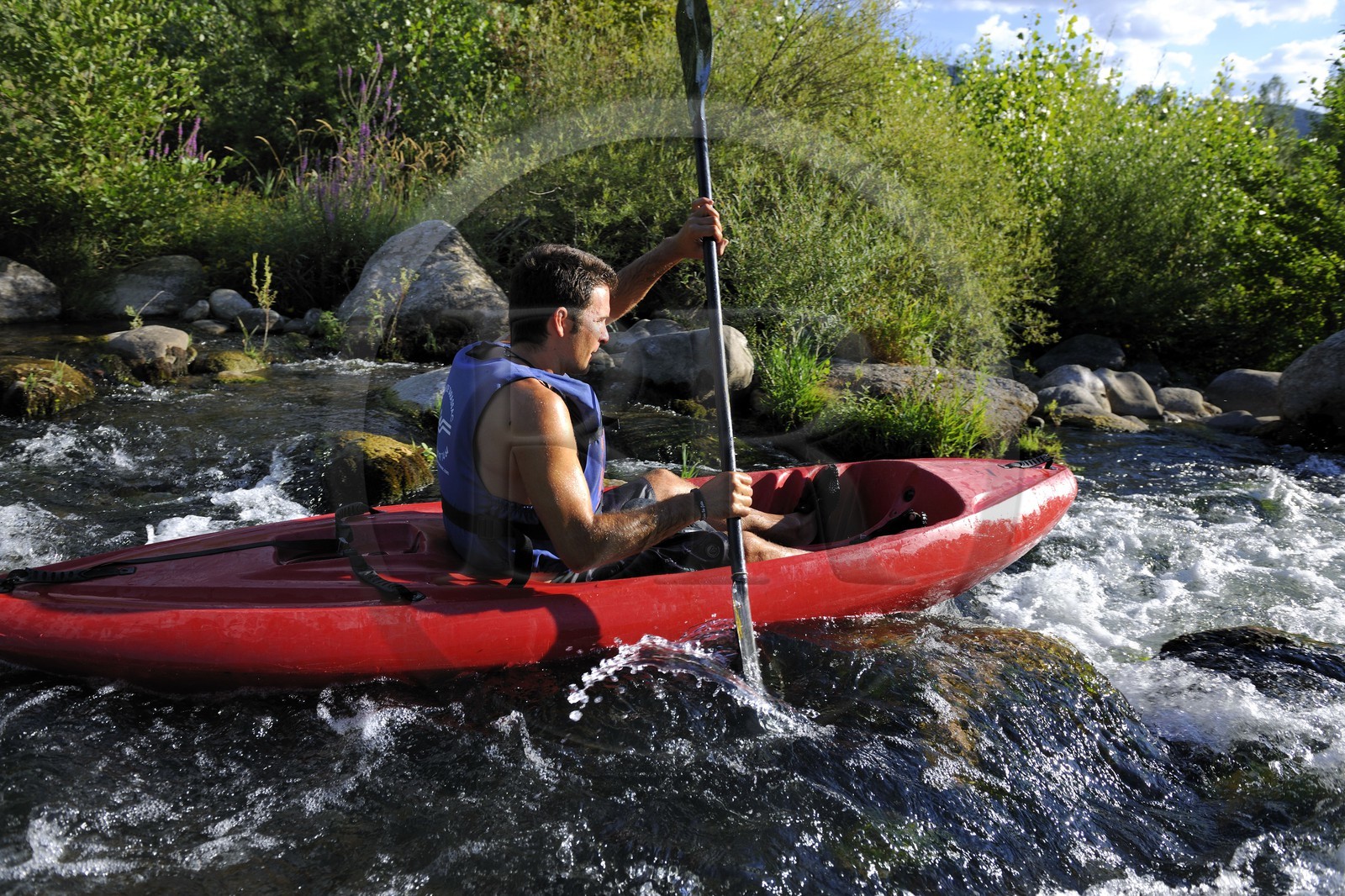 France, Herault, Orb valley, kayaking the river Orb at the moulin de Travassac next to Mons la Trivalle, Sylvain Cathala from Ateliers Rivière Randonnees