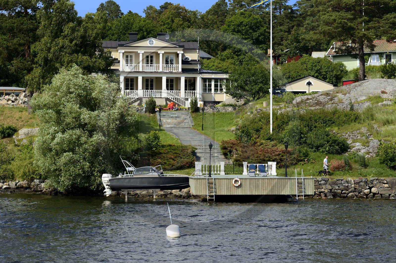 Suède, archipel de Stockholm, Lännerstasundet, belle villa