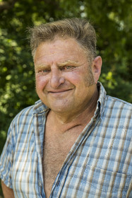 France, Morbihan (56), Locoal-Mendon, le sculpteur et tailleur de pierre Gueho Patrick