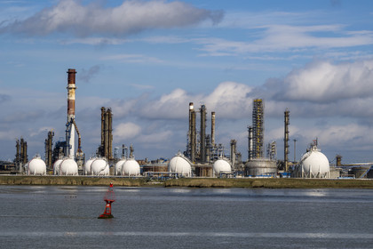 France, Loire-Atlantique (44), Estuaire de la Loire, Saint-Nazaire, le terminal pétrolier et raffinerie Total Energie de Donge