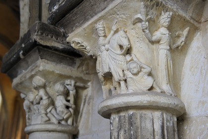 France, Seine-Maritime (76), Saint-Martin-de-Boscherville, Abbaye Saint-Georges de Boscherville du XIIe siècle, chapiteau historié de la salle du chapitre