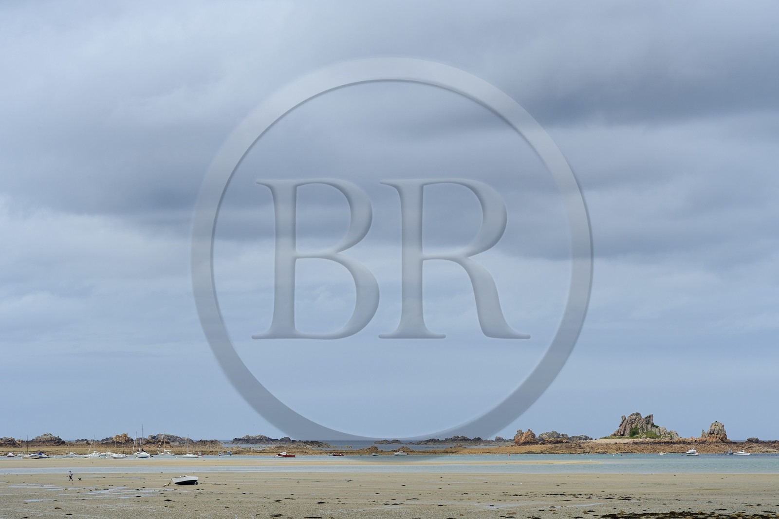 France, Côtes-d'Armor (22), Côte d'Ajoncs, Penvénan, plage de l'Anse de Gouermel