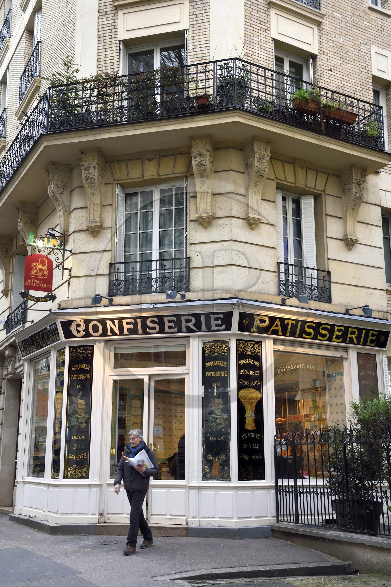 France, Paris, Pastry Bakery Boris Lume in rue Caulaincourt