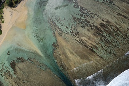 France, île de la Réunion, la Cote Ouest, le lagon de Saint-Gilles-Les-Bains, la Passe de l'Hermitage à l'Ermitage-les-Bains (vue aérienne)