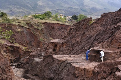 Brésil, Etat du Minas Gerais, région de Ouro Preto, mine à ciel ouvert de pierres précieuses (Route de l'or, Estrada Real)