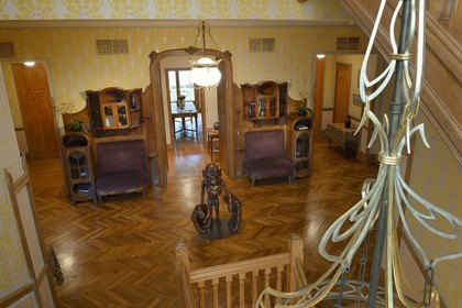 France, Marne (51), Reims, la Villa Demoiselle de style Art Nouveau, Homonculus sensitif (2007) de Mathieu Mercier et mobilier de Majorelle