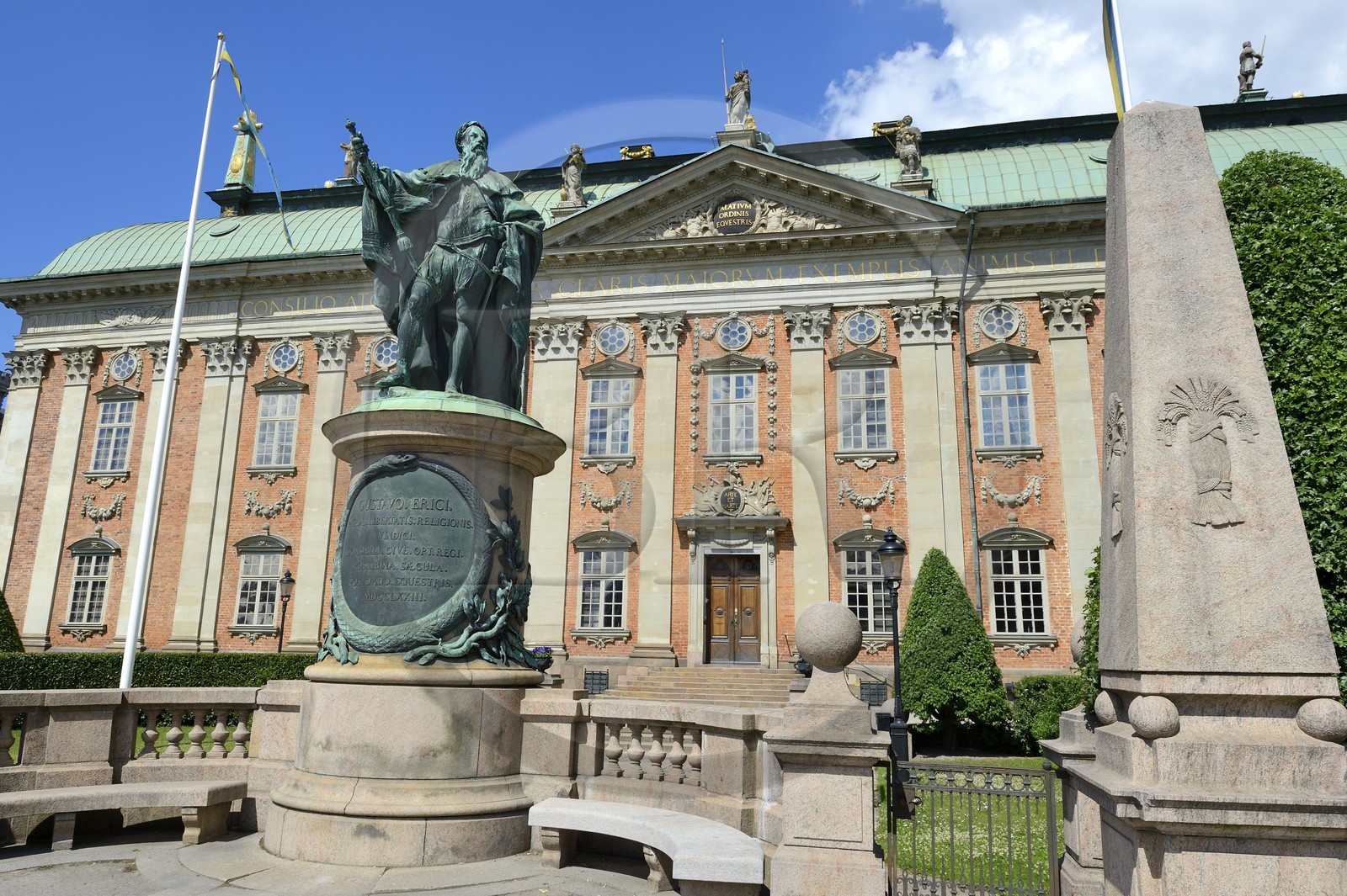 Suède, Stockholm, vieille ville dans l'Ile de Gamla Stan, Maison de la noblesse (Riddarhuset) avec la statue de Gustave Eriksson Vasa