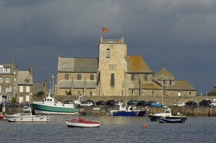 France, Manche, Val de Saire, Barfleur, labelled Les Plus Beaux Villages de France (The Most Beautiful Villages of France), port at high tide