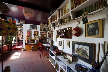 Paris (75), Cité Véron au 94 Bd de Clichy, appartement de Boris Vian et tous ses objets intimes
